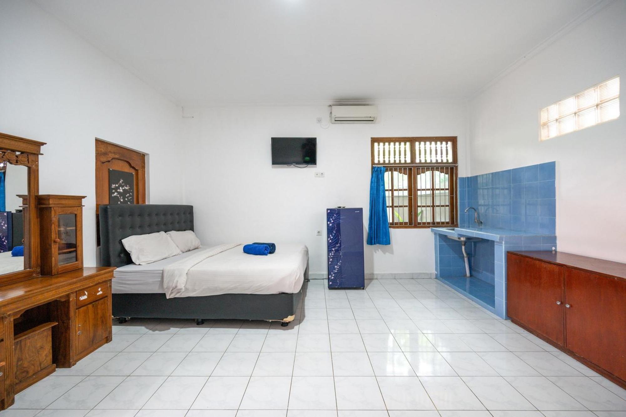 Ceria Guesthouse Seminyak Mitra Reddoorz Zewnętrze zdjęcie