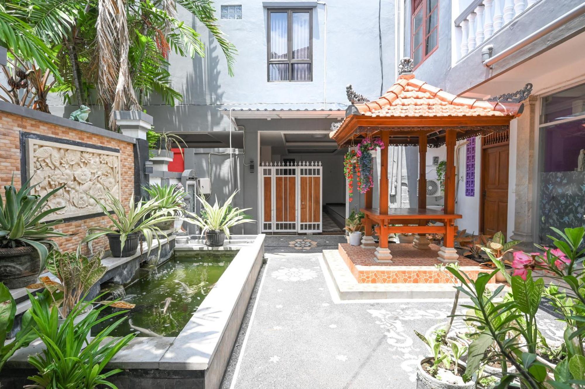 Ceria Guesthouse Seminyak Mitra Reddoorz Zewnętrze zdjęcie